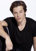 photo Leo Howard